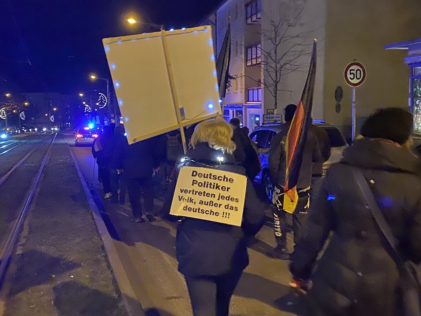 Zwei Kundgebungen am Weihnachtsmarkt