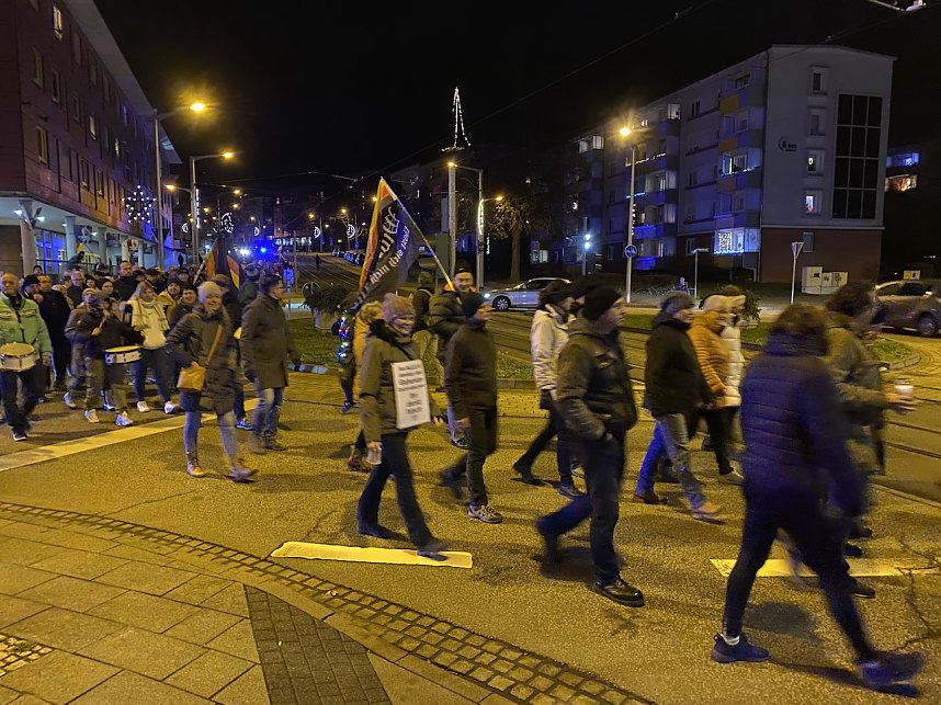 Zwei Kundgebungen am Weihnachtsmarkt