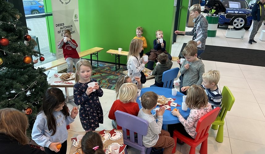 Weihnachtsbaumschm&uuml;cken bei Skoda in Nordhausen