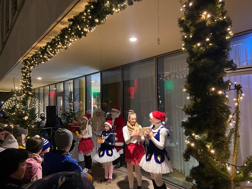 Auftritt am Adventskalender vor der Nordh&auml;user Bibliothek