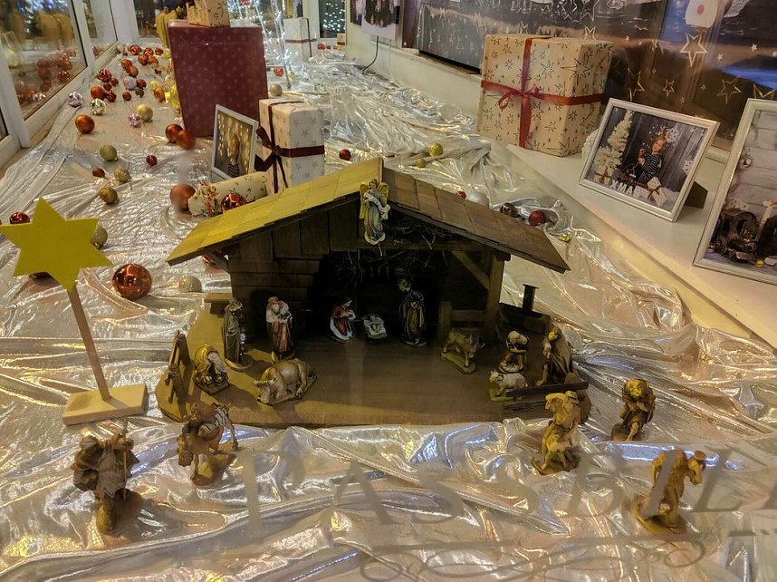 Weihnachtskrippen in Nordh&auml;user Schaufenstern