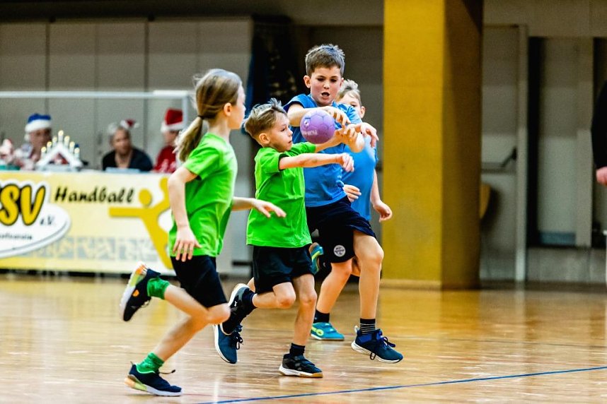 Weihnachtliches Turnier mit der NSV-F-Jugend