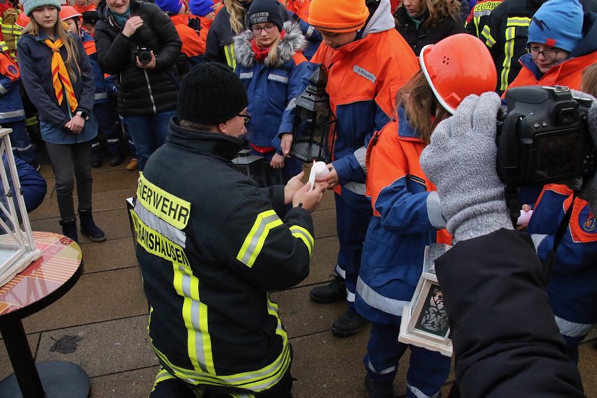 Das Friedenslicht aus Bethlehem ist zum 14. mal im Landkreis verteilt worden