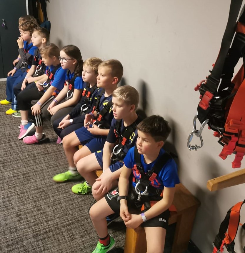 Sportjugend besucht die Kletterhalle 