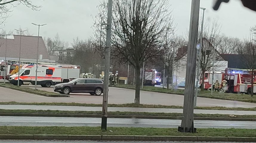 Feuerwehreinsatz neben der neuen Wache