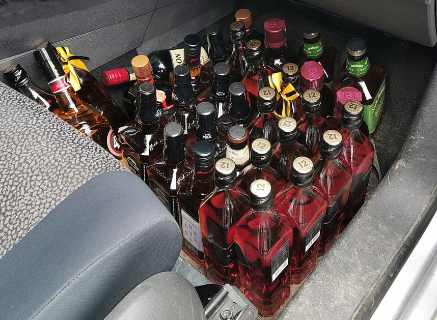 &Uuml;berf&uuml;hrte Ladendiebe nebst Beute