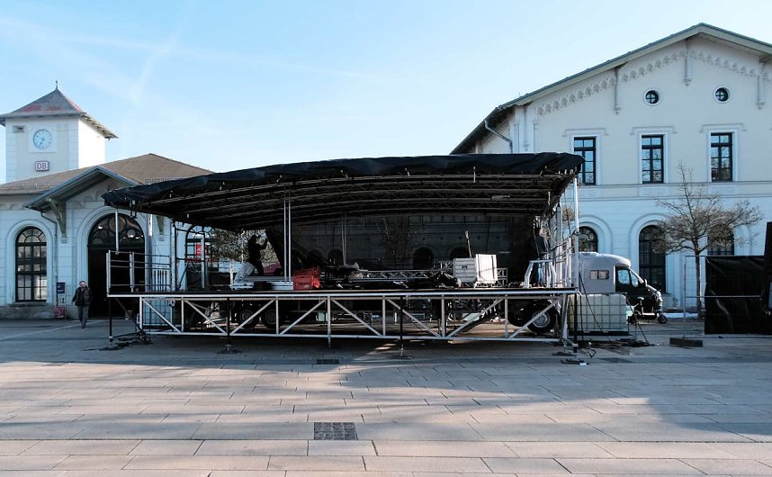Vorbereitungen f&uuml;r das Bahnhofsfest