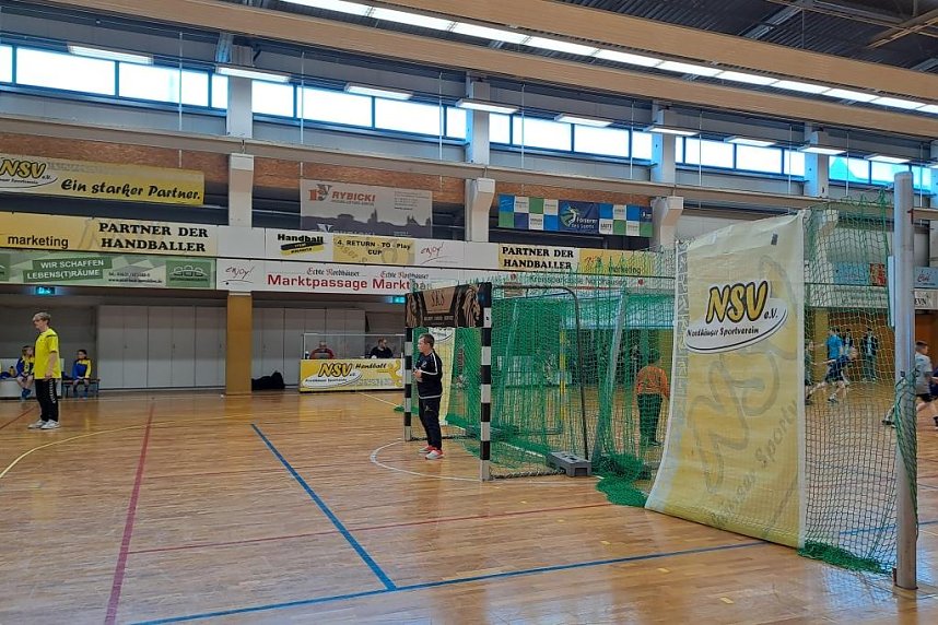 Ran an den Ball in Bildern