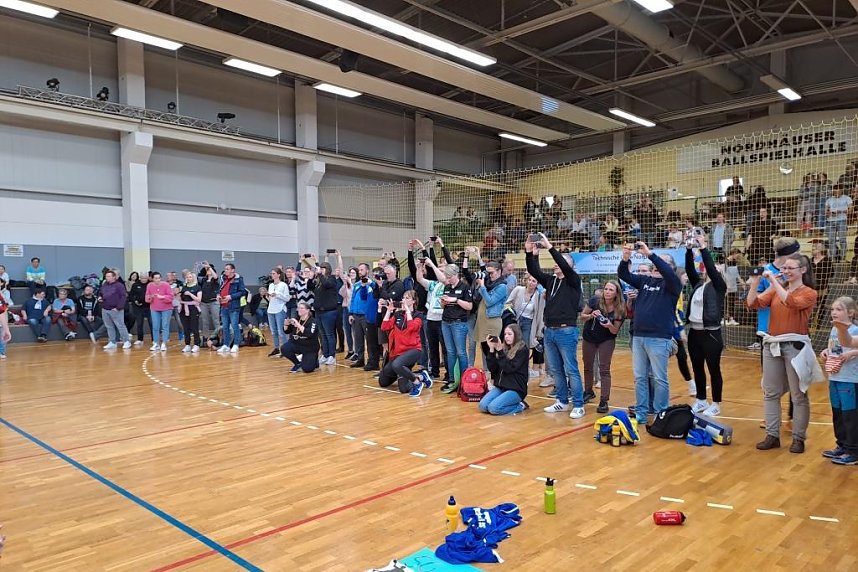 Ran an den Ball in Bildern