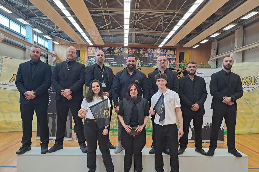 Ran an den Ball in Bildern