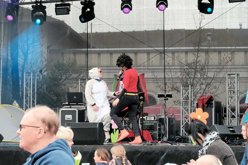 Peter Blei unterwegs auf dem Bahnhofsfest