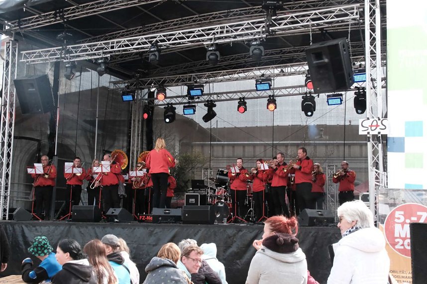 Peter Blei unterwegs auf dem Bahnhofsfest