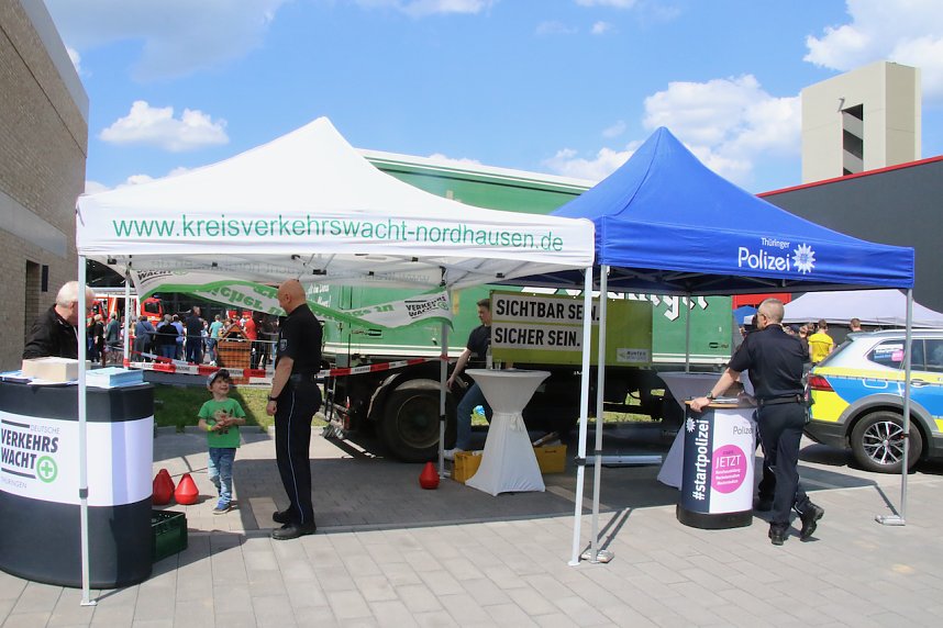Tag der offenen T&uuml;r bei der neuen Nordh&auml;user Feuerwache