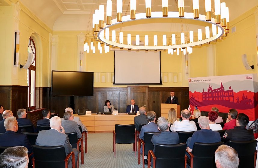 Freundschaftliche Feierlichkeiten im Landratsamt