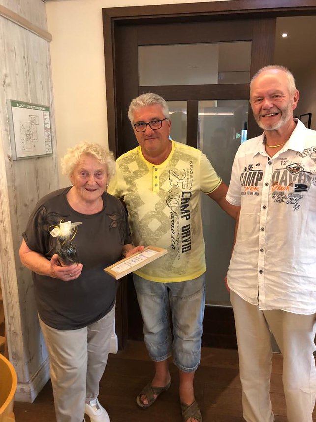 Gl&uuml;ckwunsch f&uuml;r 20 Jahre Mitglied der Herzsportgruppe an Brigitte Stolze