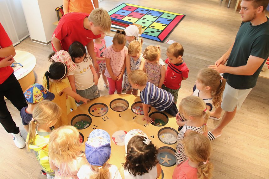 Mini-Mathematikum in der Kreissparkasse