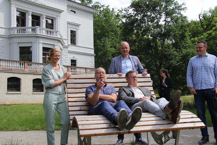 Bodo Ramelwo zu Besuch im Park Hohenrode