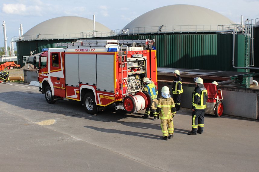 Feuerwehr&uuml;bung an der Biomethananlage in Bielen