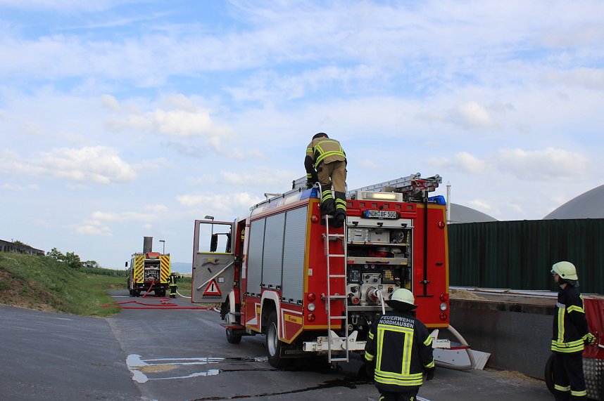 Feuerwehr&uuml;bung an der Biomethananlage in Bielen