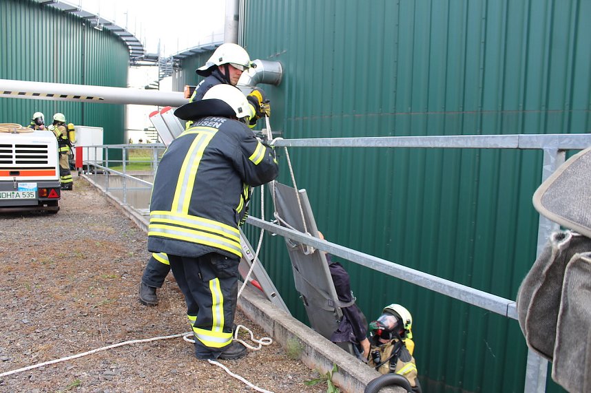 Feuerwehr&uuml;bung an der Biomethananlage in Bielen