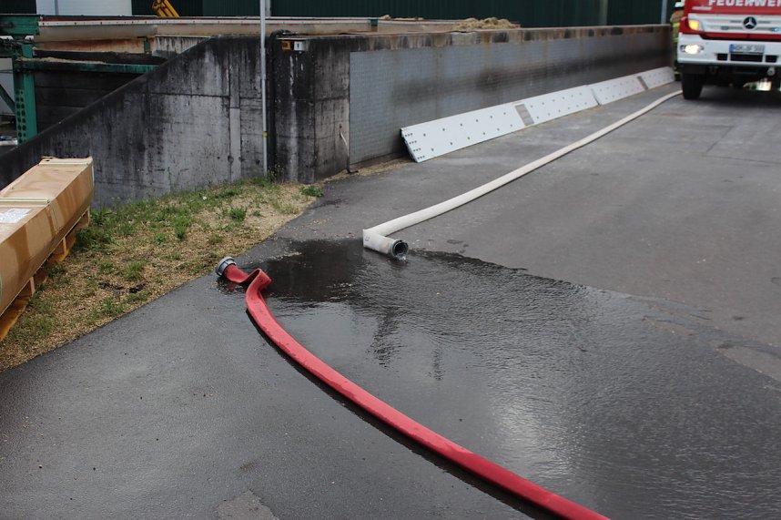 Feuerwehr&uuml;bung an der Biomethananlage in Bielen