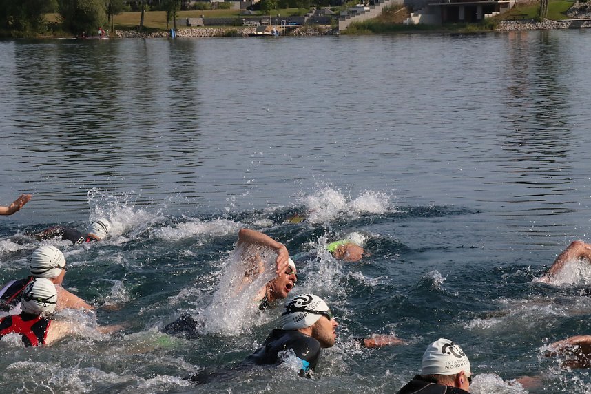 Die ersten Wettk&auml;mpfe beim Scheunenhof-Triathlon