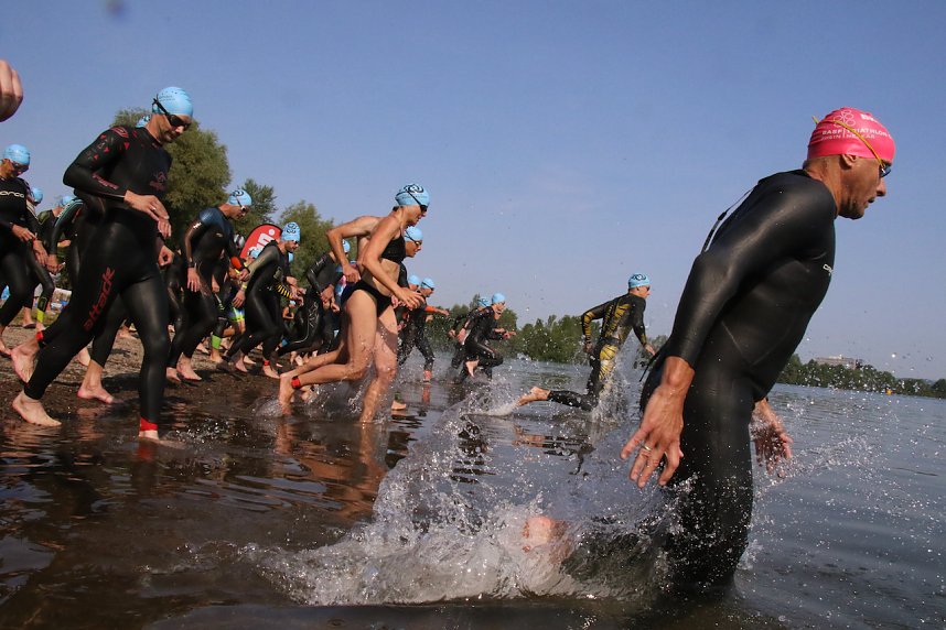 Die ersten Wettk&auml;mpfe beim Scheunenhof-Triathlon