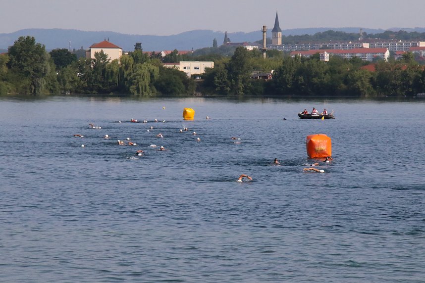 Die ersten Wettk&auml;mpfe beim Scheunenhof-Triathlon