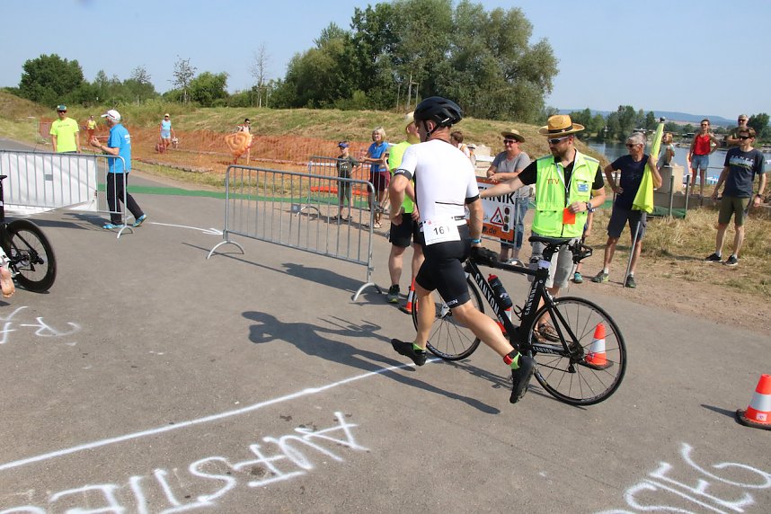 Die ersten Wettk&auml;mpfe beim Scheunenhof-Triathlon
