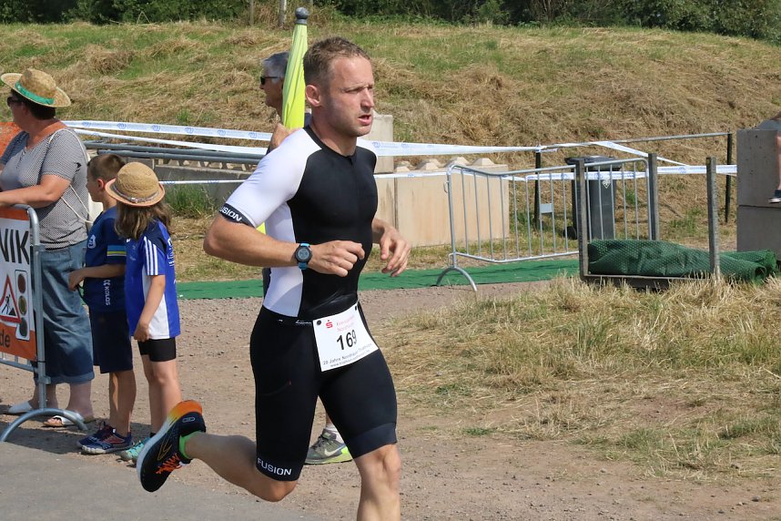 Die ersten Wettk&auml;mpfe beim Scheunenhof-Triathlon
