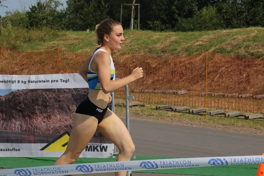 Die ersten Wettk&auml;mpfe beim Scheunenhof-Triathlon