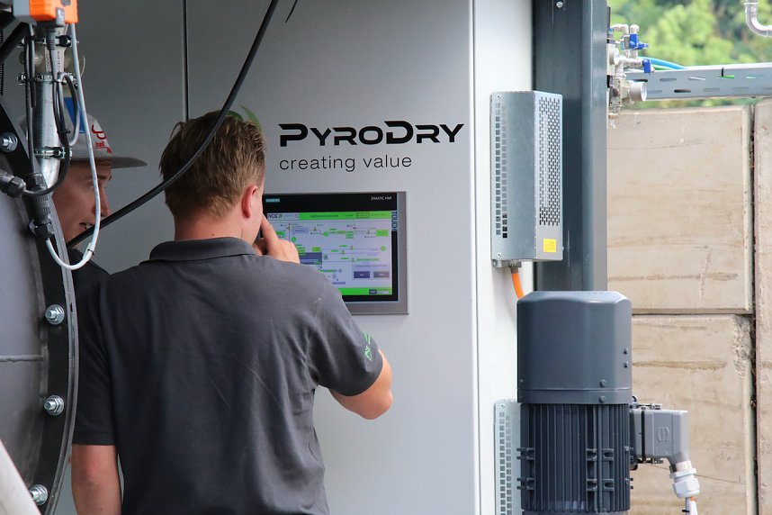 Pyrolyse als Alternative zum Verbrennen - in Bleicherode wurde heute eine Pilotanlage der Hochschule in Betrieb genommen