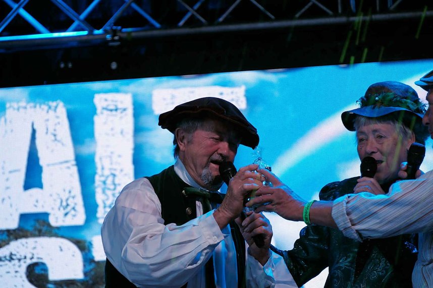 Verabschiedung auf der B&uuml;hne