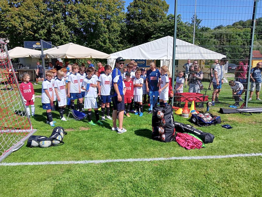 Fu&szlig;balltraining mit ehemaligen Profis bis zum Sonntag bei der TSG Krimderode