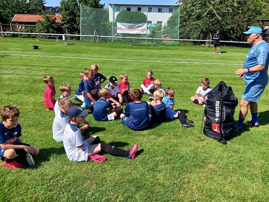 Fu&szlig;balltraining mit ehemaligen Profis bis zum Sonntag bei der TSG Krimderode