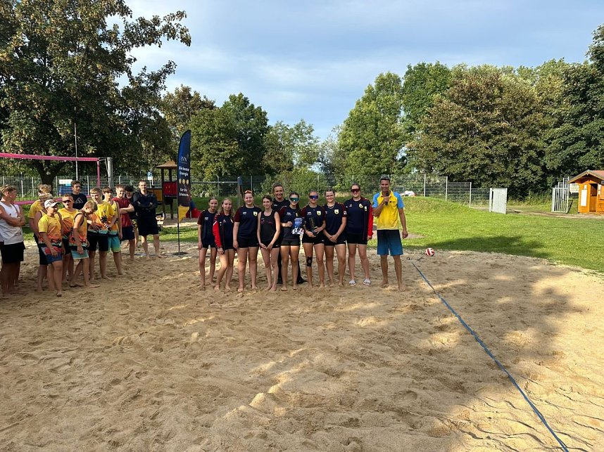Der SVC und die EVN luden an Land zum 1. Beach-Cup
