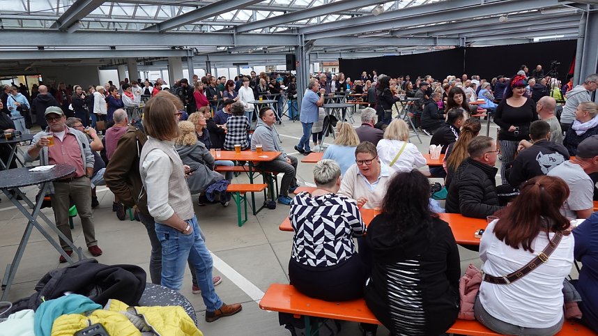 Rock f&uuml;r den Frieden auf dem Parkdeck der Echter Nordh&auml;user Marktpassage