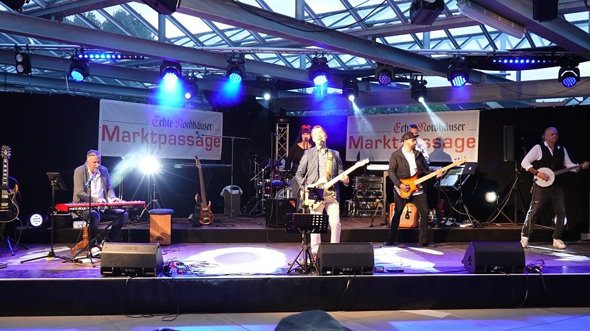 Rock f&uuml;r den Frieden auf dem Parkdeck der Echter Nordh&auml;user Marktpassage