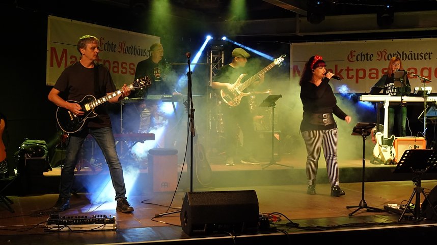 Rock f&uuml;r den Frieden auf dem Parkdeck der Echter Nordh&auml;user Marktpassage