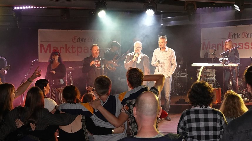 Rock f&uuml;r den Frieden auf dem Parkdeck der Echter Nordh&auml;user Marktpassage