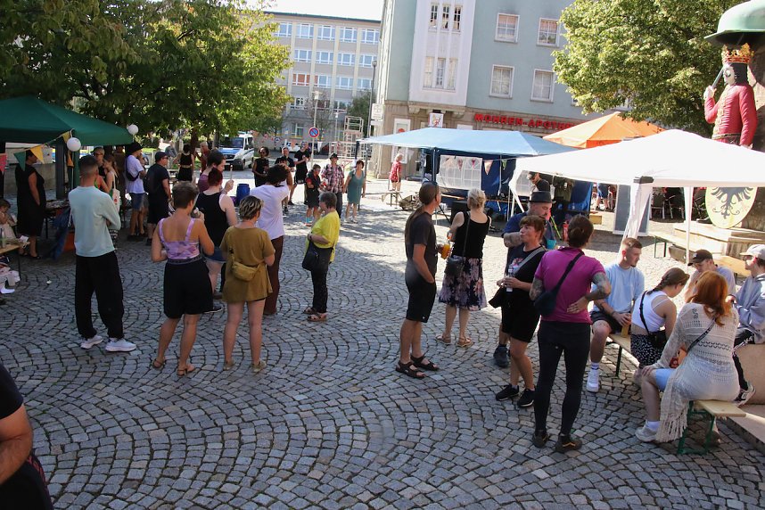 Stra&szlig;enfest auf dem Rathausplatz