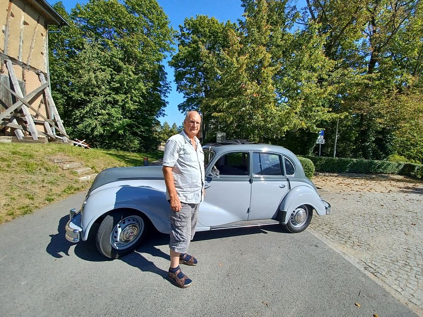 Aus einem BMW 340 wird ein EMW 340-2