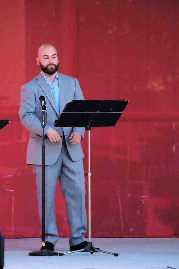 Peter Blei unterwegs auf dem Theaterfest