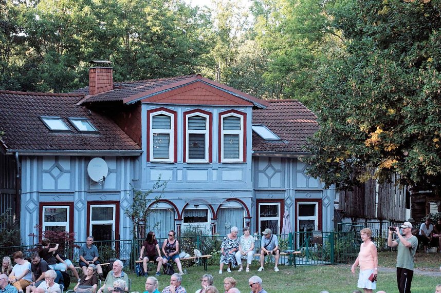 Peter Blei unterwegs auf dem Theaterfest