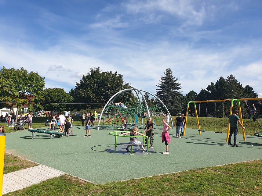Spielplatzer&ouml;ffnung in Heringen