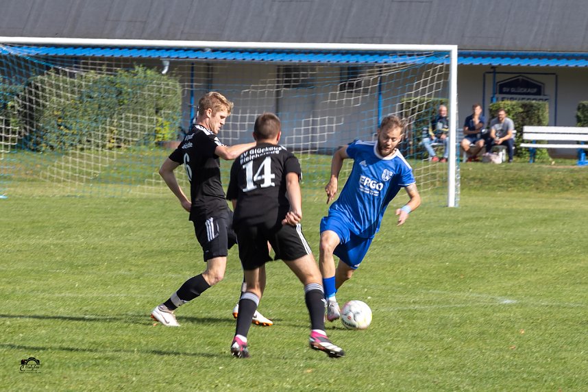 Lokalderby am Fu&szlig;e der Bleicher&ouml;der Berge