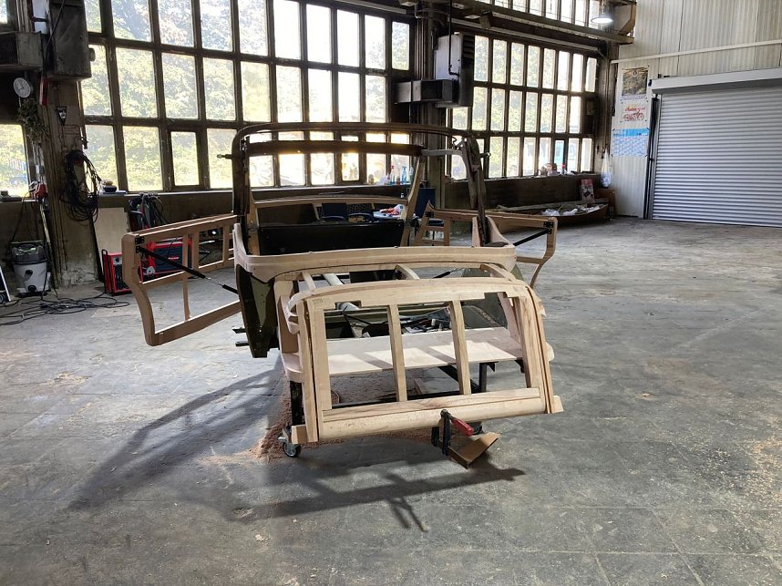 Vorbereitung f&uuml;r die Restaurierung - der Formel 2 Rennwagen Kurt Baums