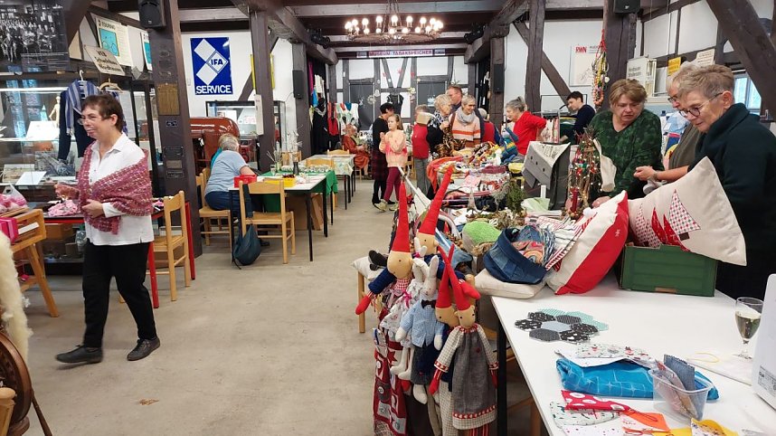 Im Tabakspeicher wird heute und morgen gesponnen, gefaltet oder gestrickt.