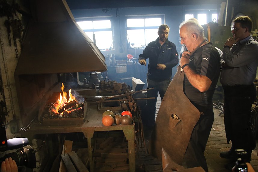 Kugeln gie&szlig;en f&uuml;r das 15. Indoor Kugelsto&szlig;en in Werther