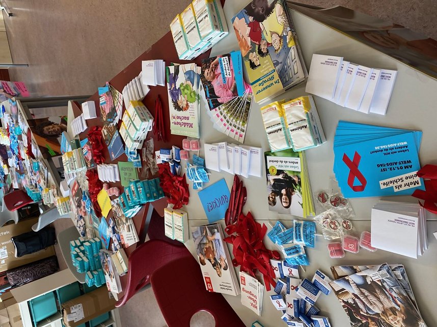Gastredner zum Welt-Aids Tag am Herder Gymnasium